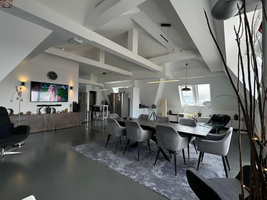 6 Zimmer Maisonette-Penthouse Pool Dachterrasse Luxus Monachium Zewnętrze zdjęcie