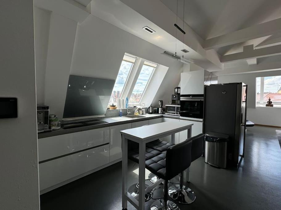 6 Zimmer Maisonette-Penthouse Pool Dachterrasse Luxus Monachium Zewnętrze zdjęcie